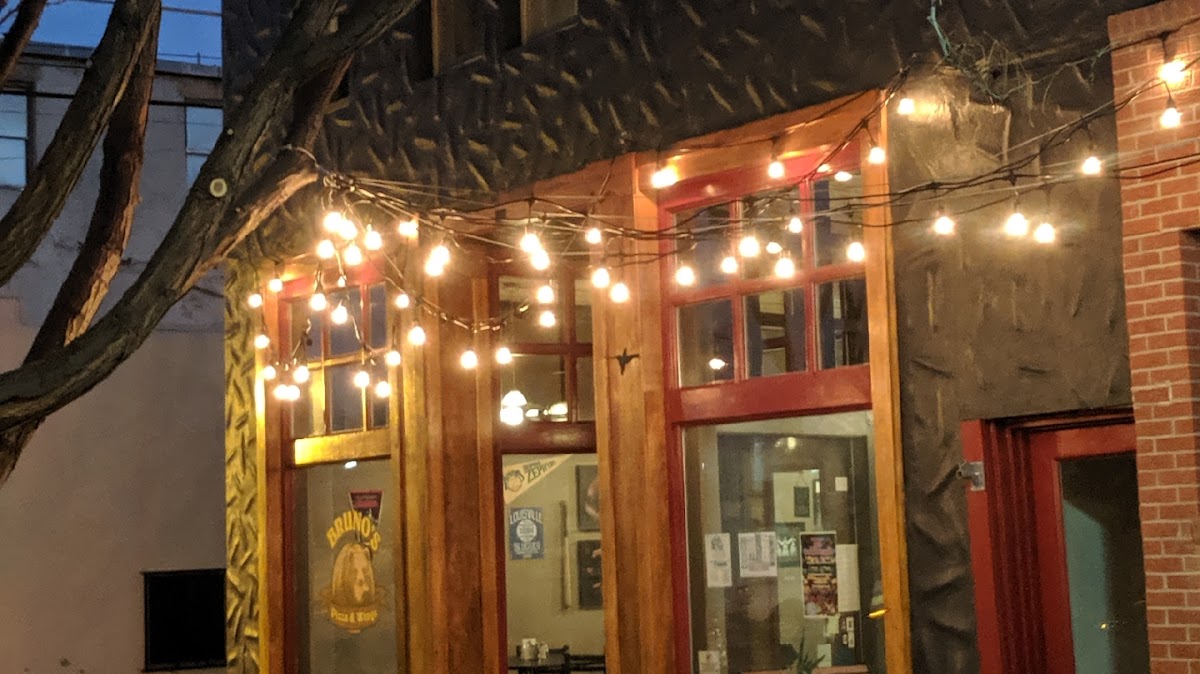 Bruno's Pizza & Wings